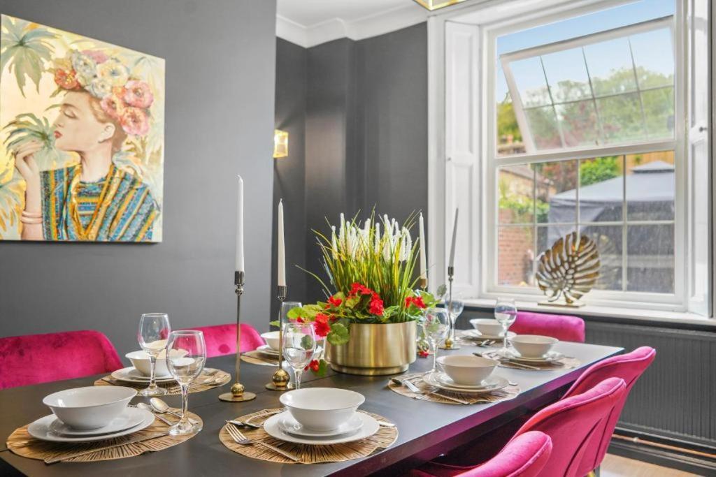 Deluxe 5 Bed In Central Whitby - Parking - Hot Tub Екстер'єр фото