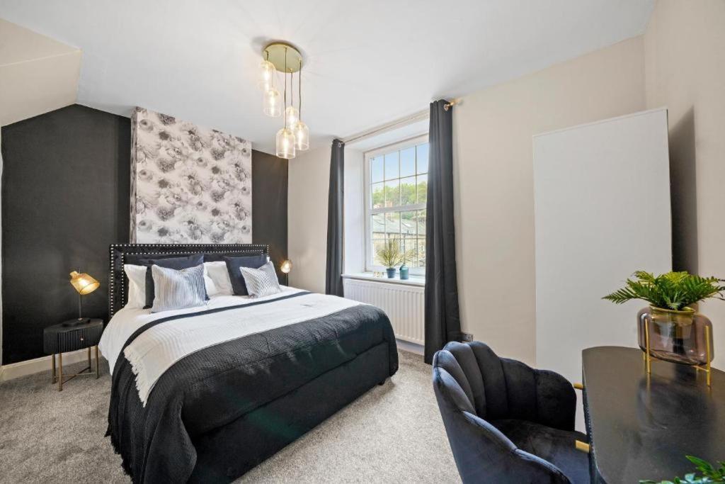 Deluxe 5 Bed In Central Whitby - Parking - Hot Tub Екстер'єр фото