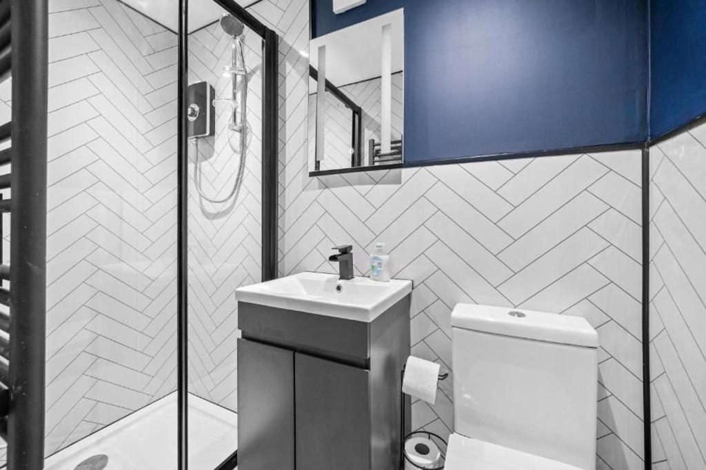 Deluxe 5 Bed In Central Whitby - Parking - Hot Tub Екстер'єр фото