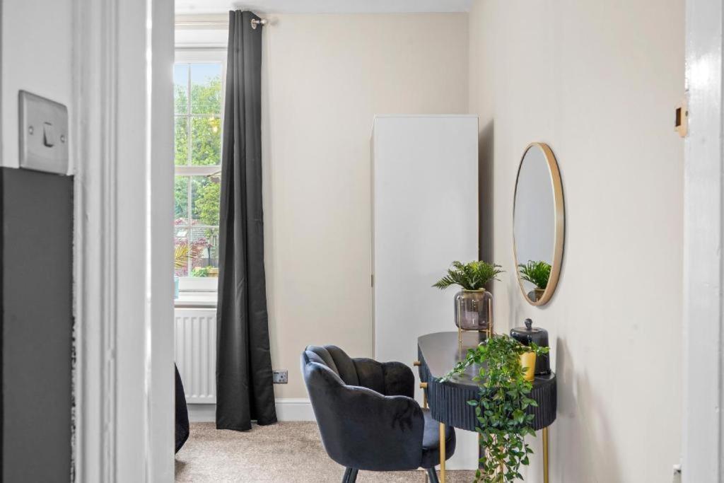 Deluxe 5 Bed In Central Whitby - Parking - Hot Tub Екстер'єр фото
