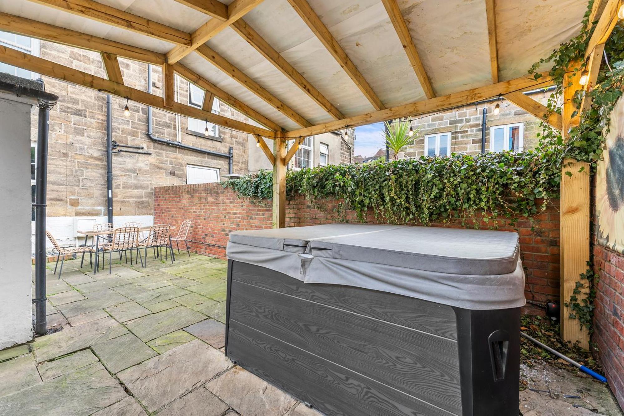 Deluxe 5 Bed In Central Whitby - Parking - Hot Tub Екстер'єр фото