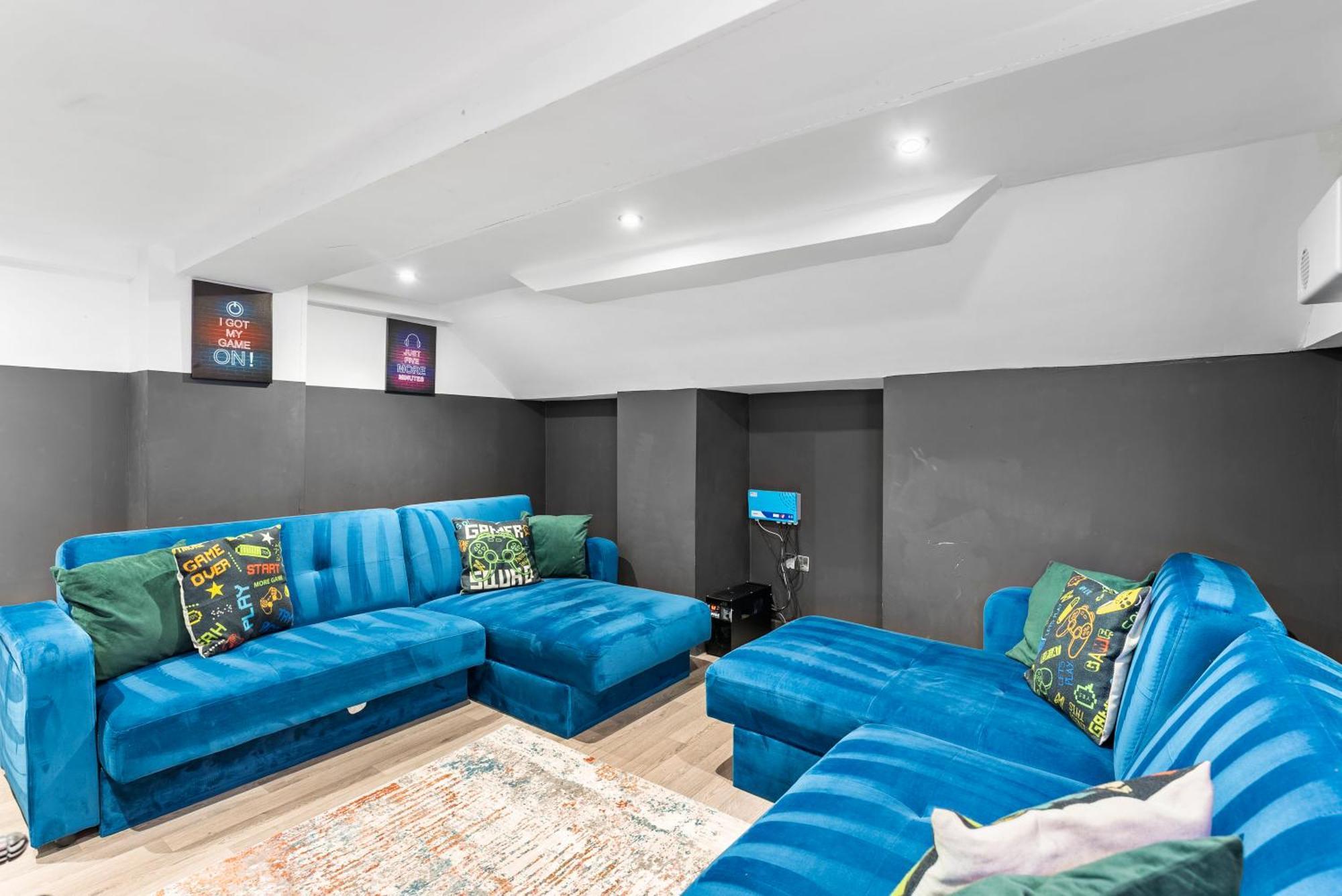 Deluxe 5 Bed In Central Whitby - Parking - Hot Tub Екстер'єр фото